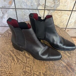 Ralph Lauren Kathrine Chelsey boot size 6 1/2 Black Leather / red in side